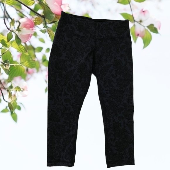 Lululemon Wunder Under Paisley Capri Size 6 - Picture 3 of 7